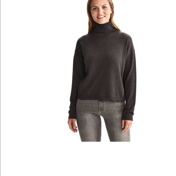 Lole Sweaters - Lole women’s turtleneck size L NWT